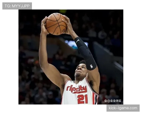 洛佩斯蝉联盖帽王，内线屏障再获联盟认可