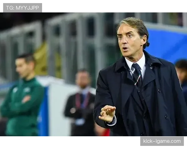 意大利队演绎经典防守反击,强势逆袭勇夺冠军 意大利队演绎经典防守反击,强势逆袭勇夺冠军