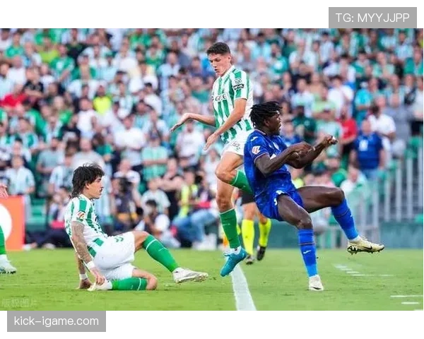 阿拉维斯新赛季进攻焕然一新,状态回暖展现争胜雄心 阿拉维斯新赛季进攻焕然一新,状态回暖展现争胜雄心