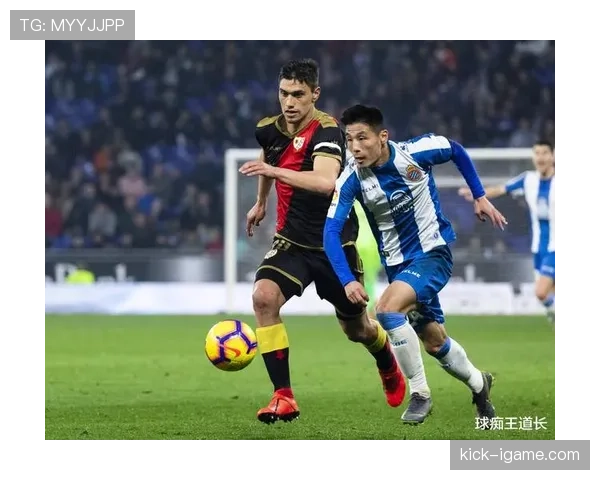 西甲蓝白军团豪取四场不败，状态回暖引爆媒体热议