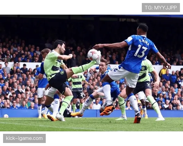 水晶宫迎战西汉姆联，关键积分争夺战一触即发