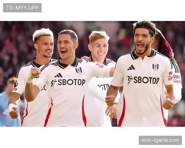 富勒姆新赛季进攻战术全面升级,锋线组合表现稳健引关注 富勒姆新赛季进攻战术全面升级,锋线组合表现稳健引关注